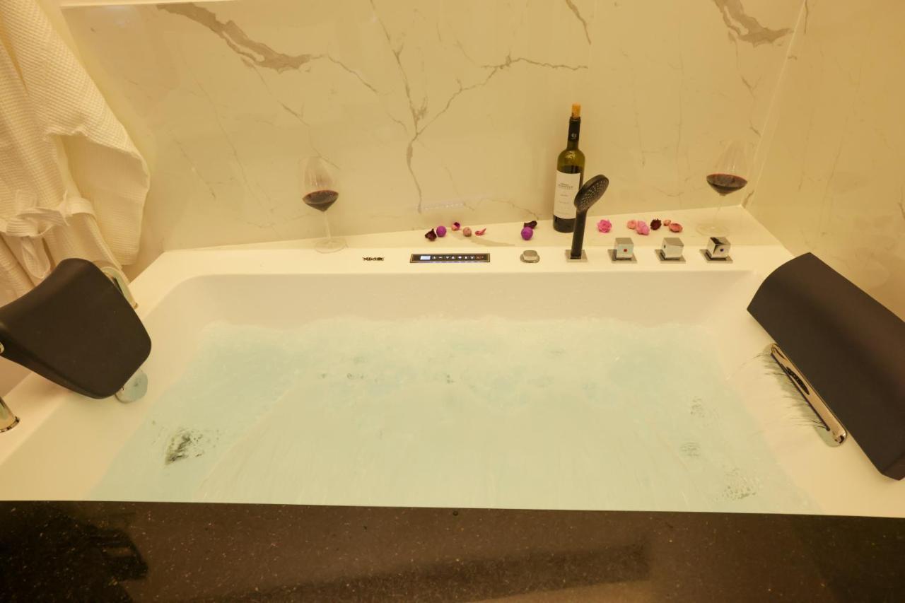 Zeos Finest Jacuzzi Suite Αθήνα Εξωτερικό φωτογραφία