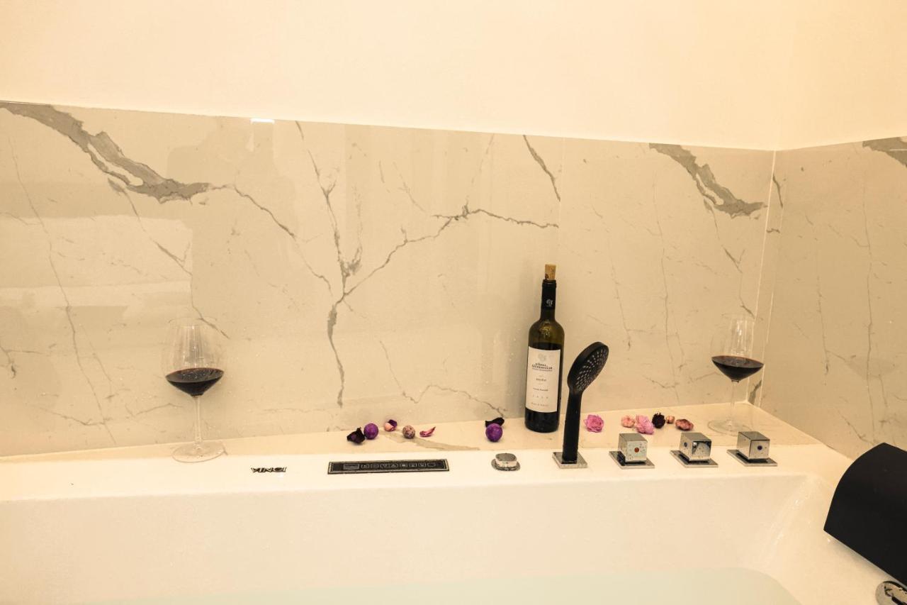 Zeos Finest Jacuzzi Suite Αθήνα Εξωτερικό φωτογραφία